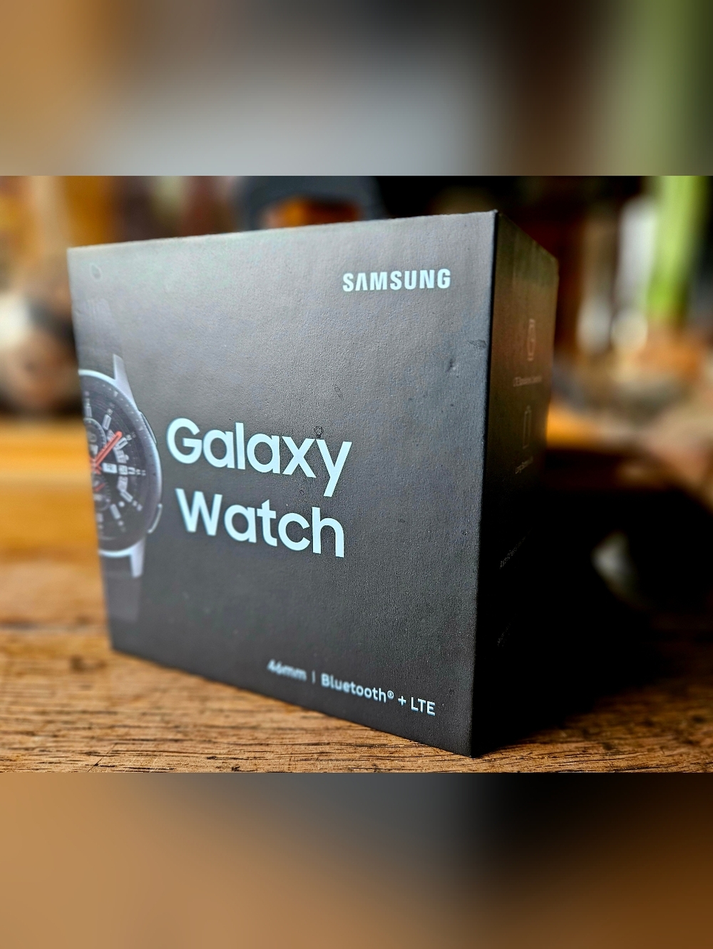• Samsung Galaxy Watch 46mm LTE (SM-R805U) - Silver - Excellent Condition w/ Box